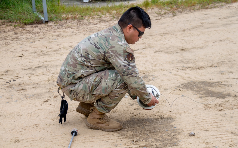 Controlled Det: 4th CES/EOD