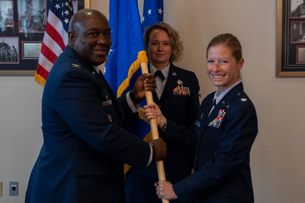Two intelligence squadron leaders assume command