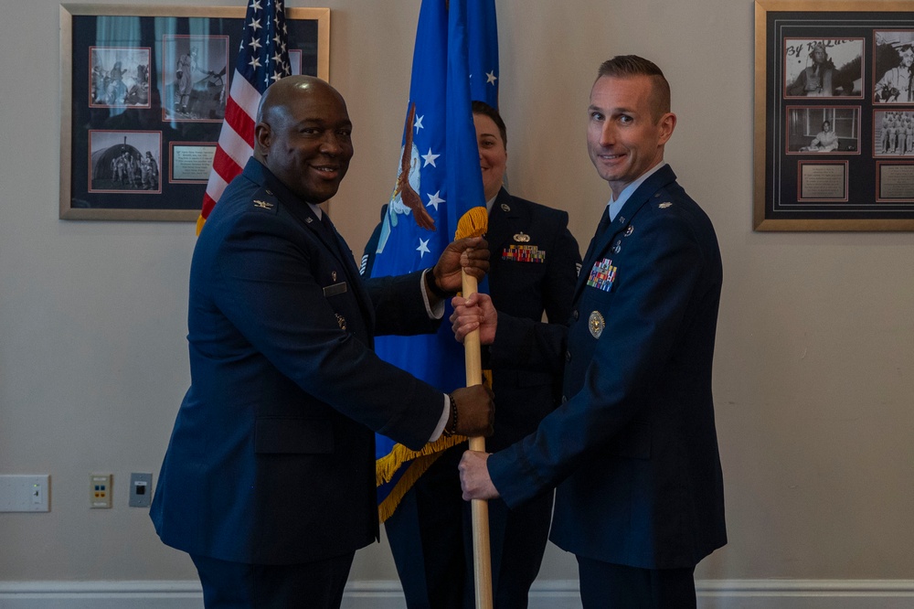 Two intelligence squadron leaders assume command