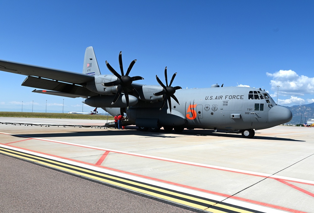 Military aerial firefighting aircraft respond to Colorado wildfires