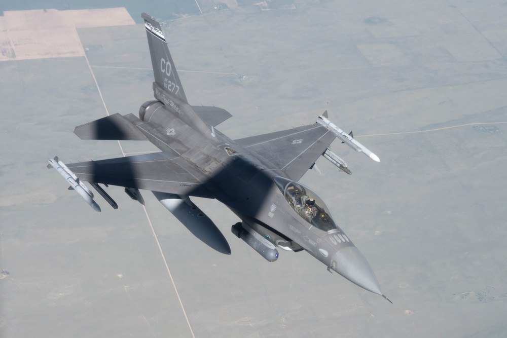 McConnell Refuels Colorado Air National Guard