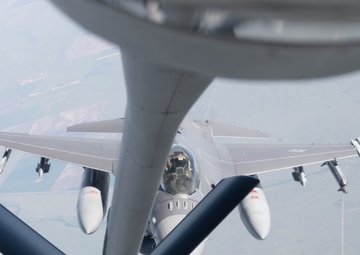 McConnell Refuels Colorado Air National Guard