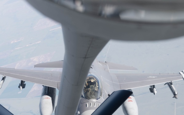 McConnell Refuels Colorado Air National Guard