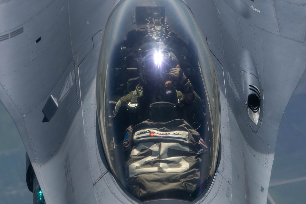 McConnell Refuels Colorado Air National Guard