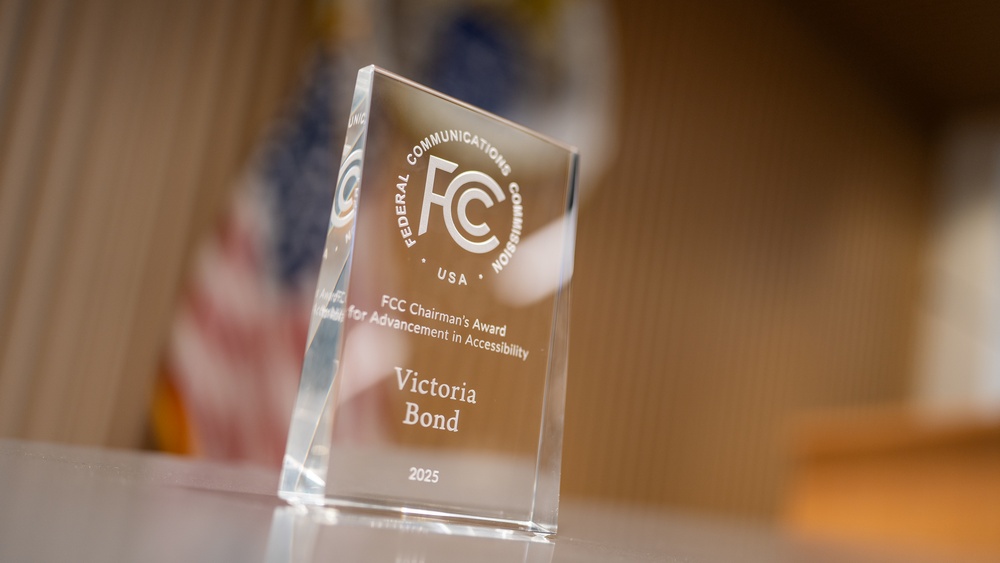 Victoria Bond receives FCC Chairman’s Award for Advancement in Accessibility