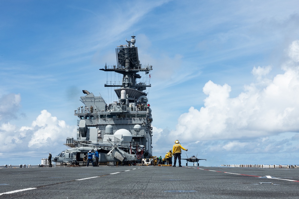 1st MEU | F-35B Lightning II fly off