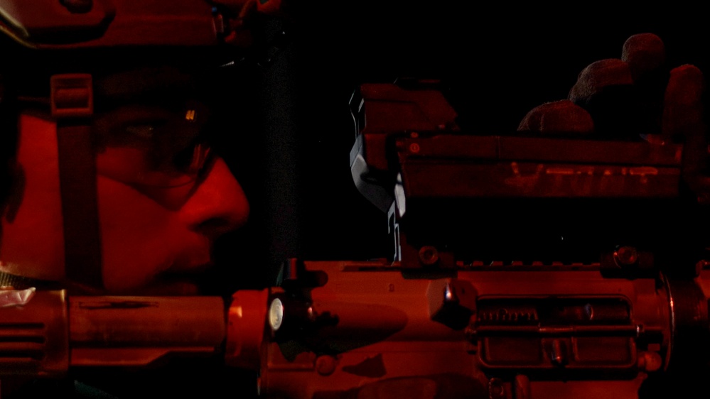 31st MEU | BLT 1/7 conducts night live-fire deck shoot
