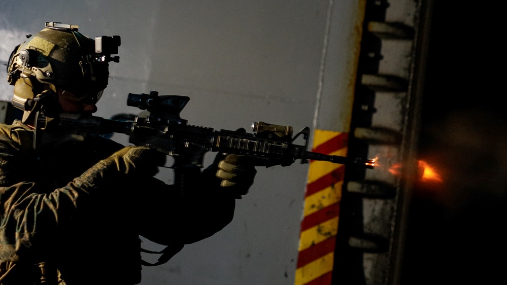 31st MEU | BLT 1/7 conducts night live-fire deck shoot