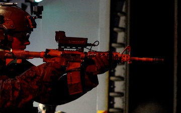 31st MEU | BLT 1/7 conducts night live-fire deck shoot