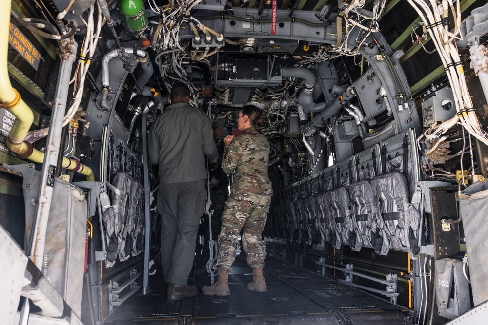Marines and Sailors with 3rd MAW host 182nd Airlift Wing medical training
