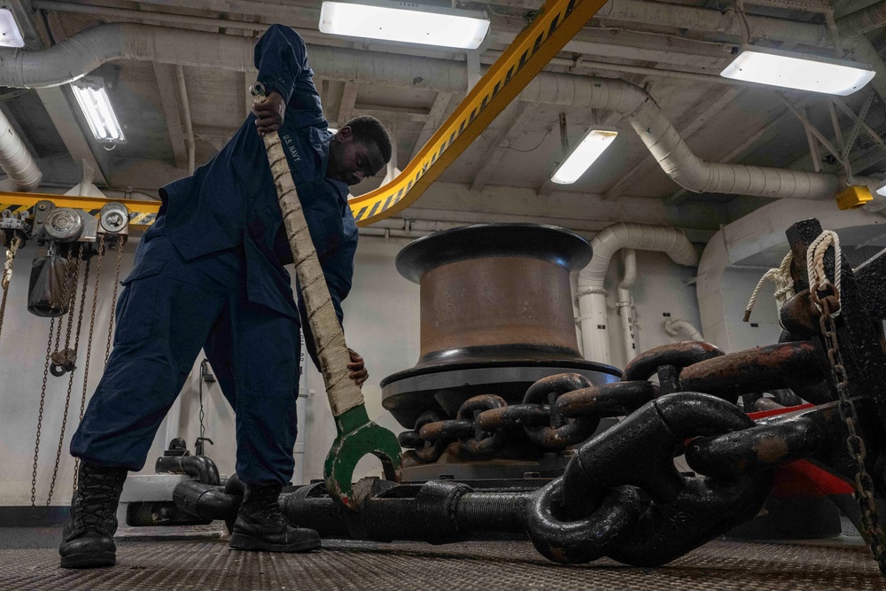 USS America (LHA 6) Conducts Sea and Anchor Detail