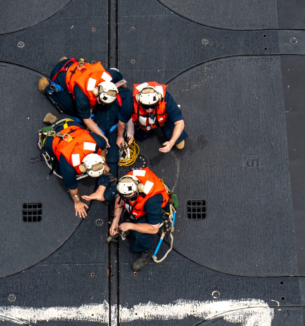 USCG Sector San Diego and USS Kentucky Execute Hoist Exercise