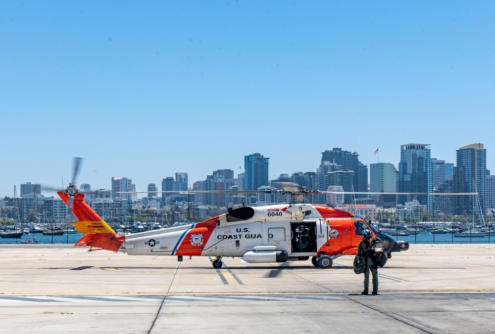 USCG Sector San Diego and USS Kentucky Execute Hoist Exercise