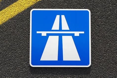 ‘Safety starts with me’ – back to school: be alert for children and stay safe on roads, autobahns