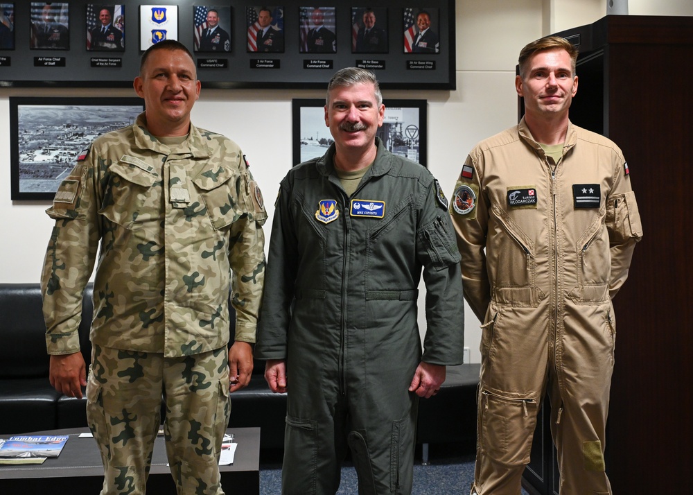 Strengthening Alliances: Incirlik's Polish Armed Forces and 39th ABW's Commander