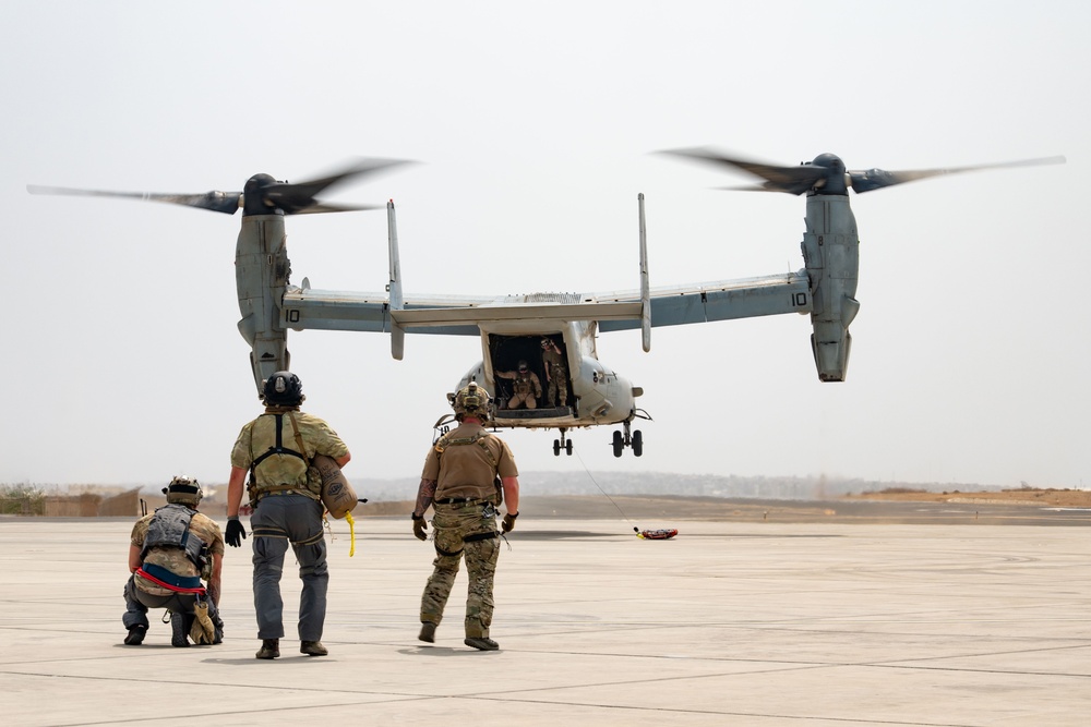 US Marines, Airmen sharpen land, sea personnel recovery capabilities for CJTF-HOA