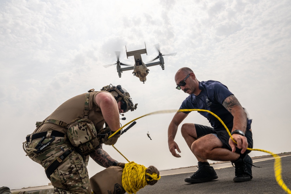 US Marines, Airmen sharpen land, sea personnel recovery capabilities for CJTF-HOA