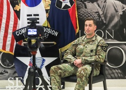 Military Intelligence NCO receives the 8th Army Pacific Victors’ Innovation Award.