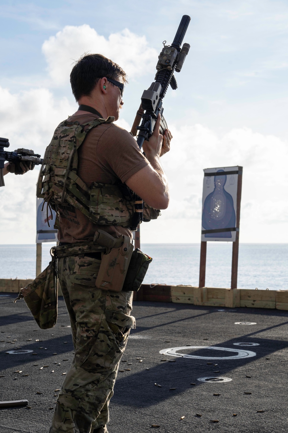 EODMU 5 Conducts Small-Arms Proficiency Shoot aboard George Washington