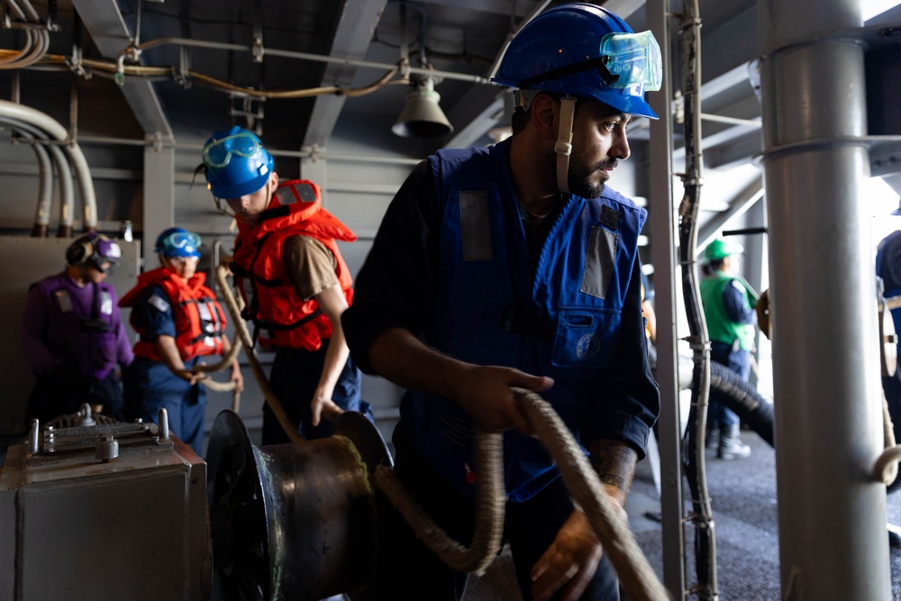 USS Gerald R. Ford (CVN 78) Conducts Fueling at Sea