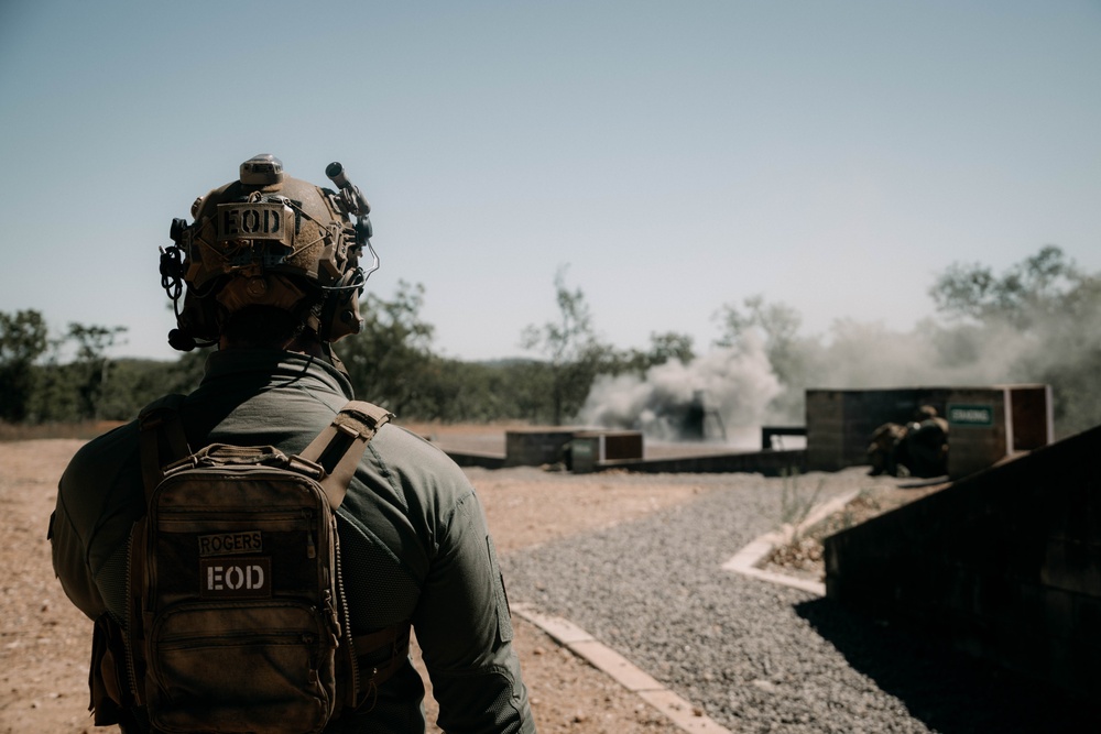 MRF-D 25.3: U.S. Marines with CLB-1 conduct an M-27 grenade range