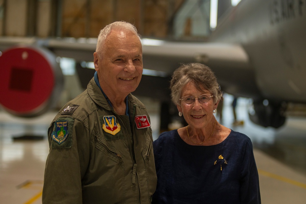 POW visits 121 ARW