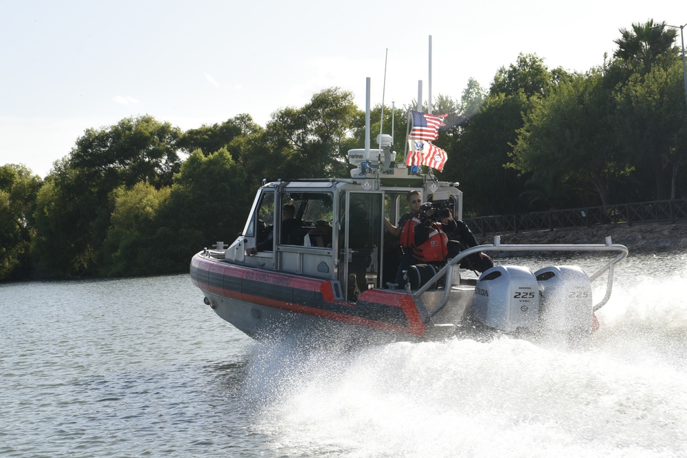U.S. Coast Guard MSST Houston Patrols Rio Grande