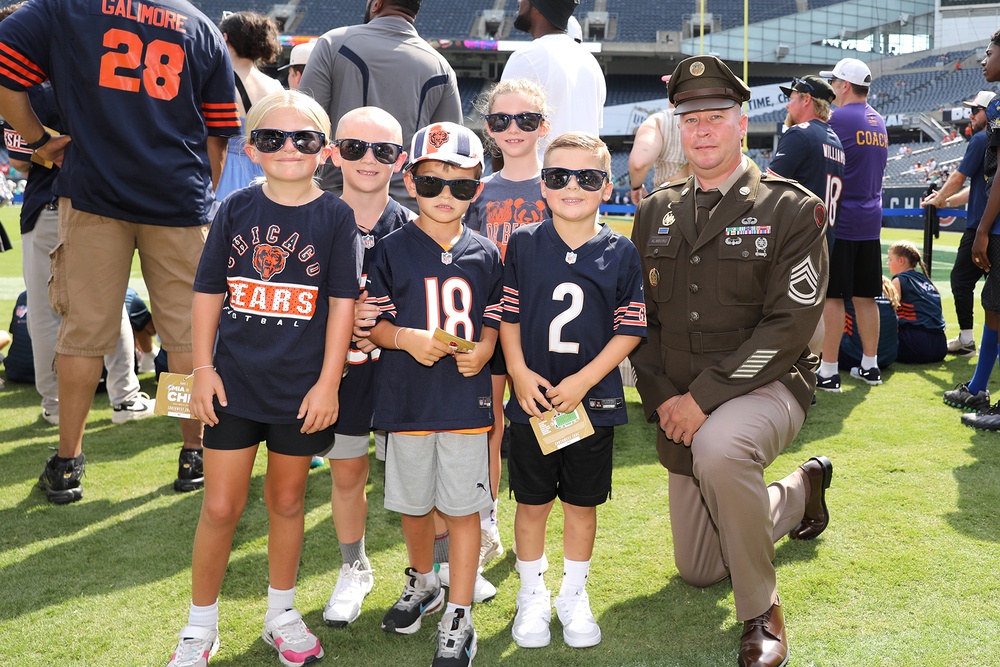 Chicago Bears honor combat veteran who battled insurgents in Iraq