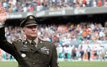 Chicago Bears honor combat veteran who battled insurgents in Iraq