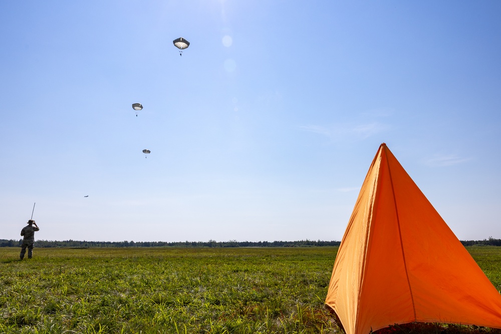 861st parachute riggers execute airborne operations