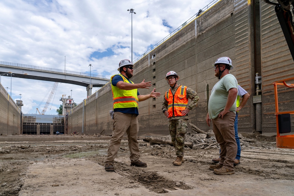USACE Command Sgt. Maj. visits Louisville District Projects