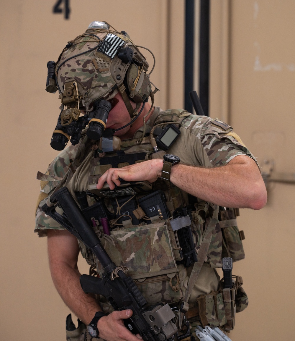 U.S. Air Force Air Commandos and Czech Republic special operations forces members conduct personnel recovery mission