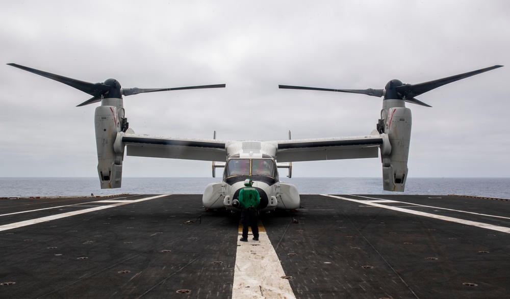 USS Carl Vinson flies off Carrier Air Wing 2