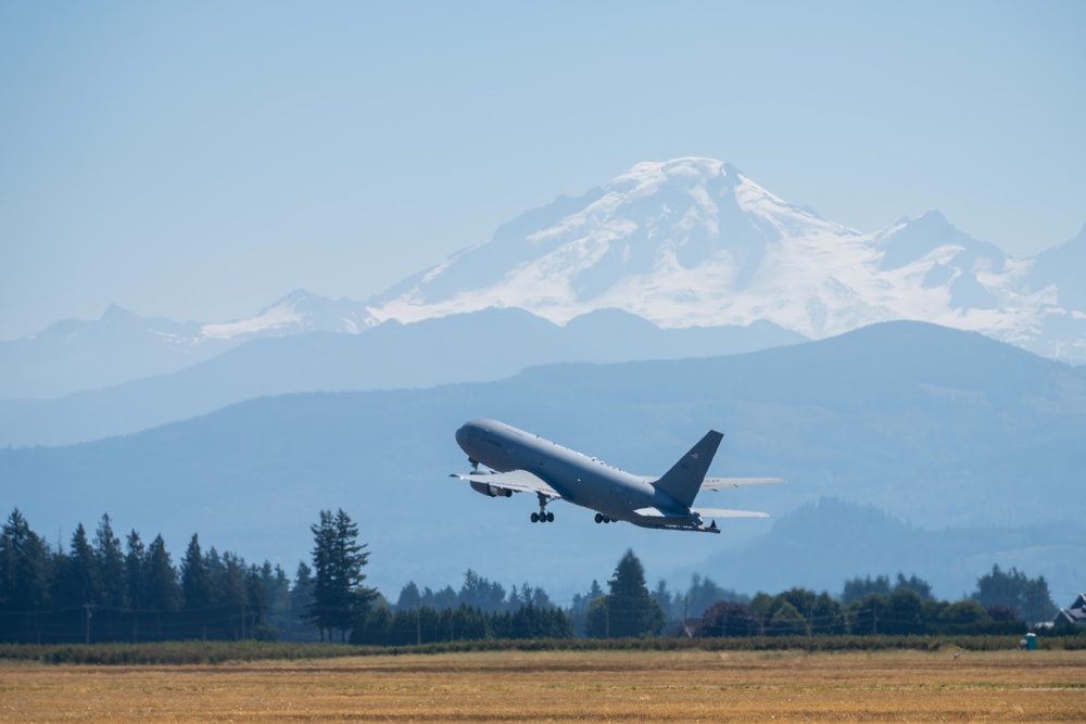Altus Airmen debut first KC-46, C-17 refueling demo in Canada