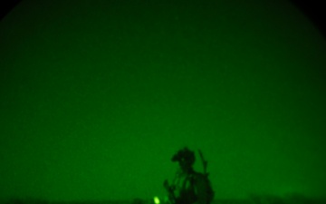 U.S. Air Commandos conduct simulated rescue mission