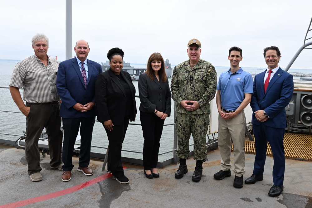 Assistant Secretary of the Navy (Manpower and Reserve Affairs) visits MSC