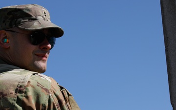 1-135th Assault Helicopter Battalion Take on the Range