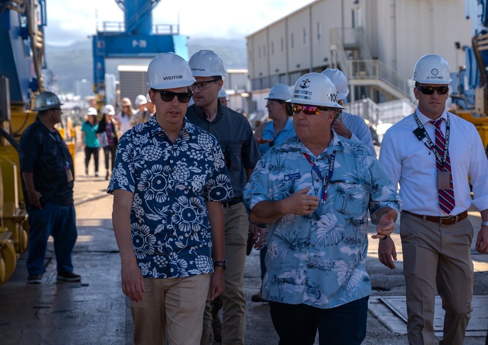 Congressional Staff Delegates visit PHNSY &amp; IMF