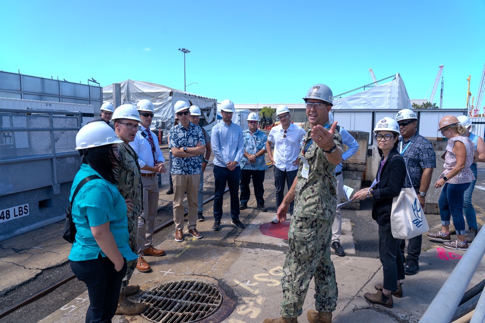 Congressional Staff Delegates visit PHNSY &amp; IMF