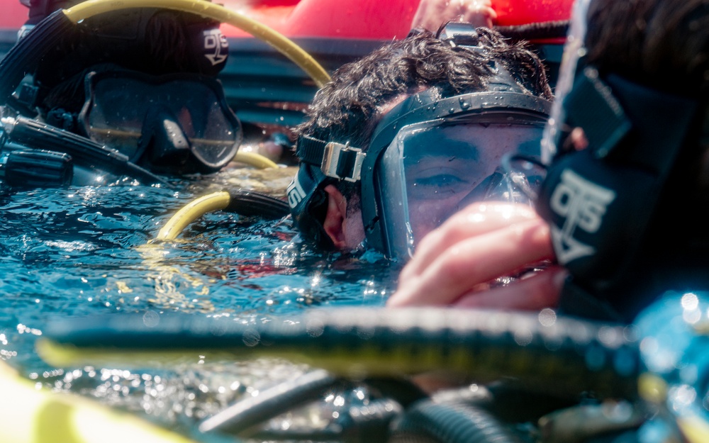Air Commandos SCUBA Dive during Emerald Warrior 25.2