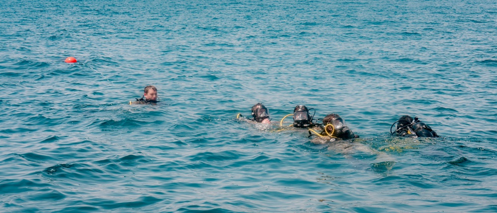 Air Commandos SCUBA Dive during Emerald Warrior 25.2
