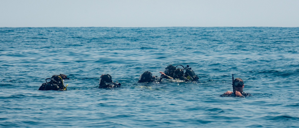 Air Commandos SCUBA Dive during Emerald Warrior 25.2