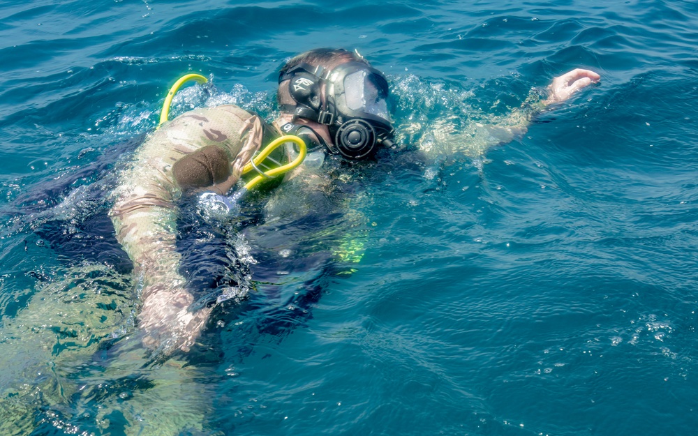 Air Commandos SCUBA Dive during Emerald Warrior 25.2