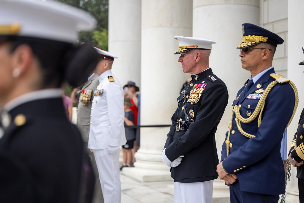 Commandant, Gen. Eric M. Smith attends MLAC Wreath Laying Ceremony