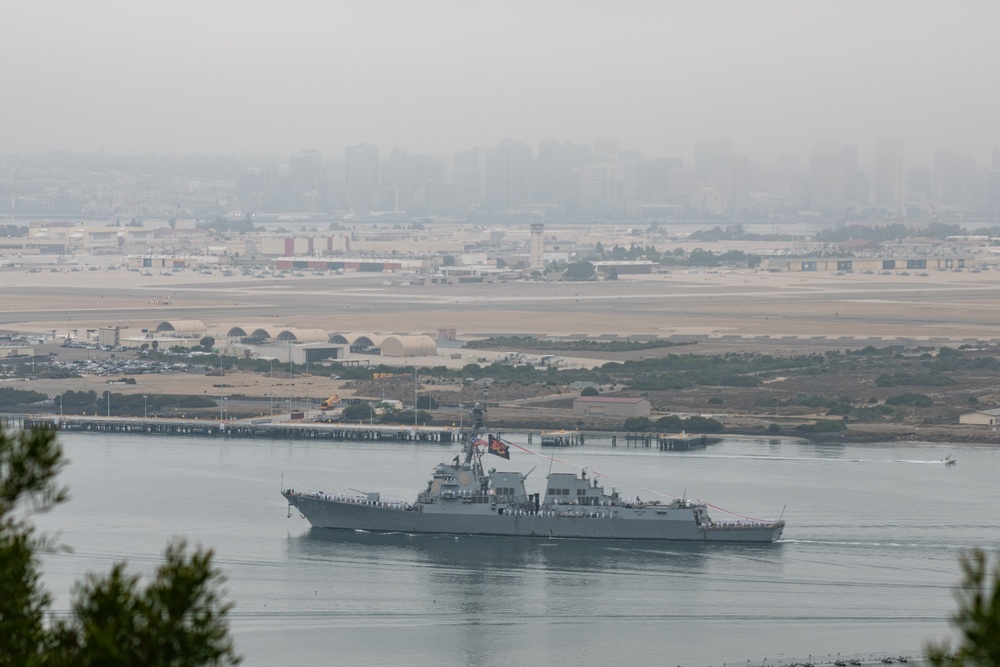USS Sterett returns to Naval Base San Diego