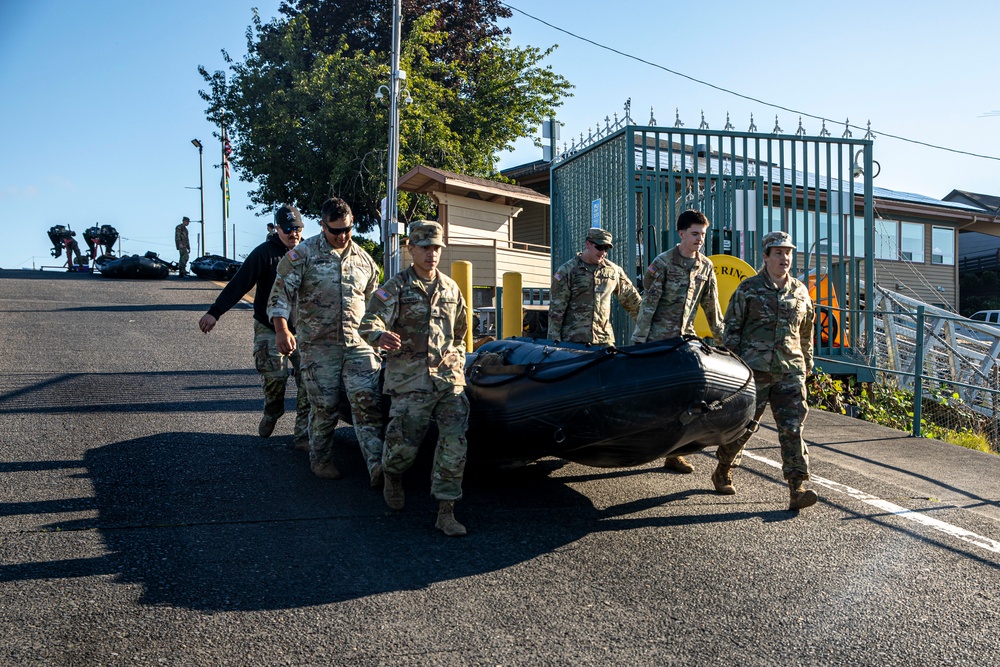 National Guard, U.S. Army Reserve conduct Helocast training in the Pacific Northwest