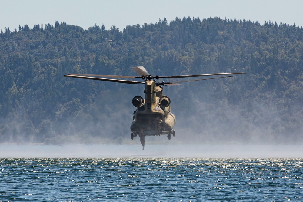 National Guard, U.S. Army Reserve conduct Helocast training in the Pacific Northwest
