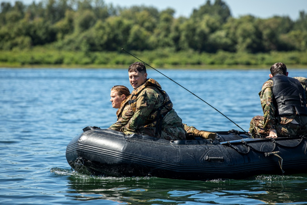 National Guard, U.S. Army Reserve conduct Helocast training in the Pacific Northwest