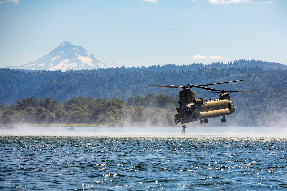 National Guard, U.S. Army Reserve conduct Helocast training in the Pacific Northwest