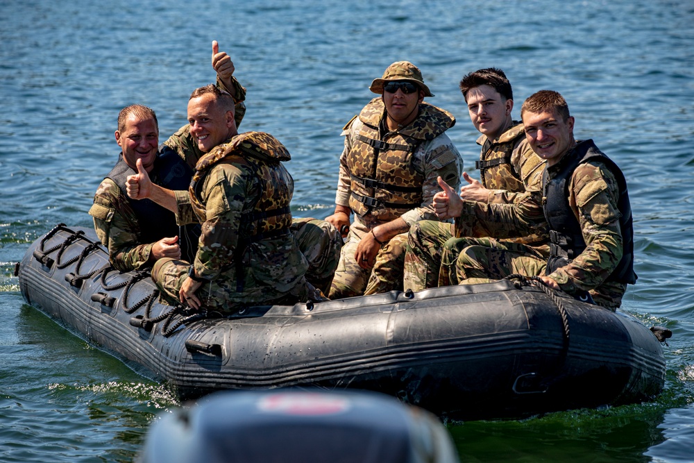 National Guard, U.S. Army Reserve conduct Helocast training in the Pacific Northwest